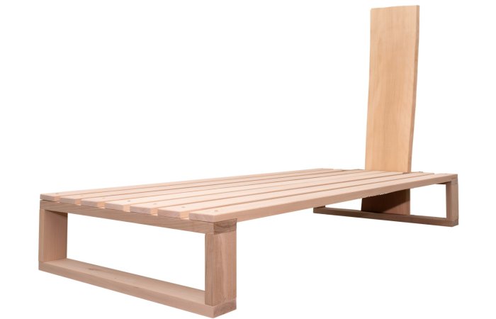 Lit en bois polarisé